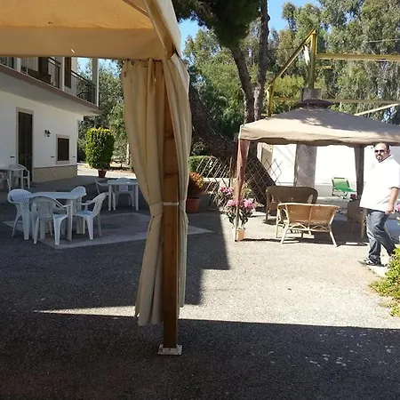 Pia 4* سيراكوزا