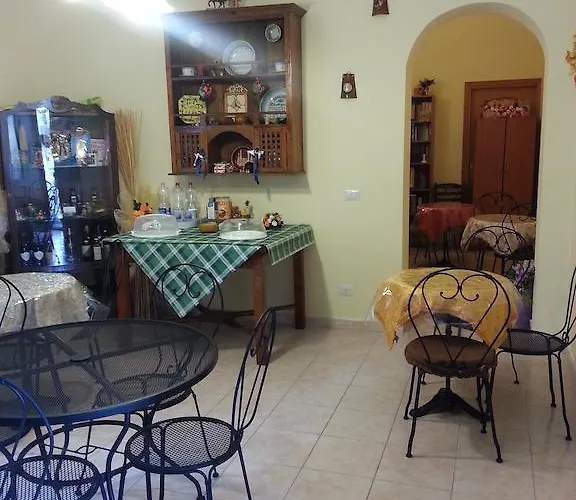 Pia לינה וארוחת בוקר סירקוזה