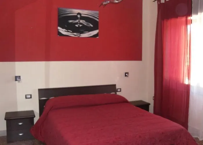 לינה וארוחת בוקר Pia 4*