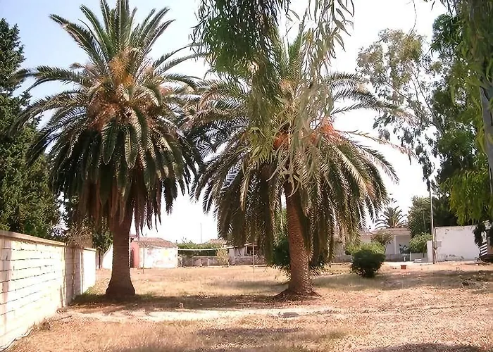 Pia לינה וארוחת בוקר 4*