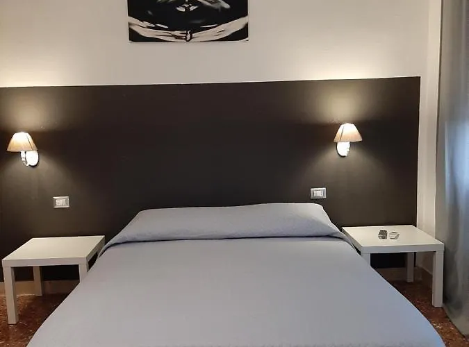 Pia לינה וארוחת בוקר סירקוזה