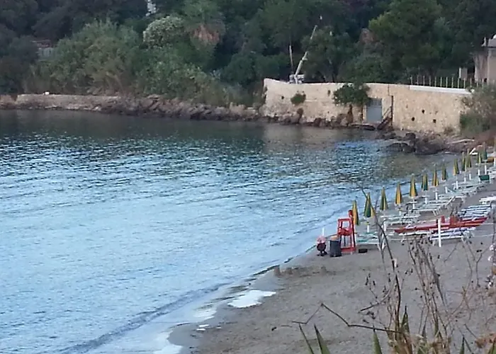 לינה וארוחת בוקר Pia