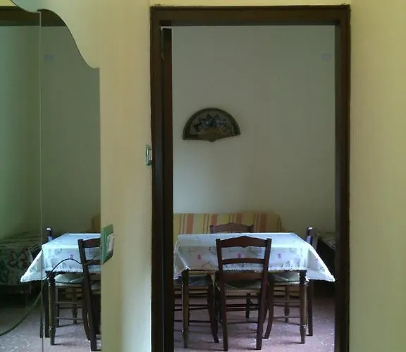 Pia לינה וארוחת בוקר סירקוזה