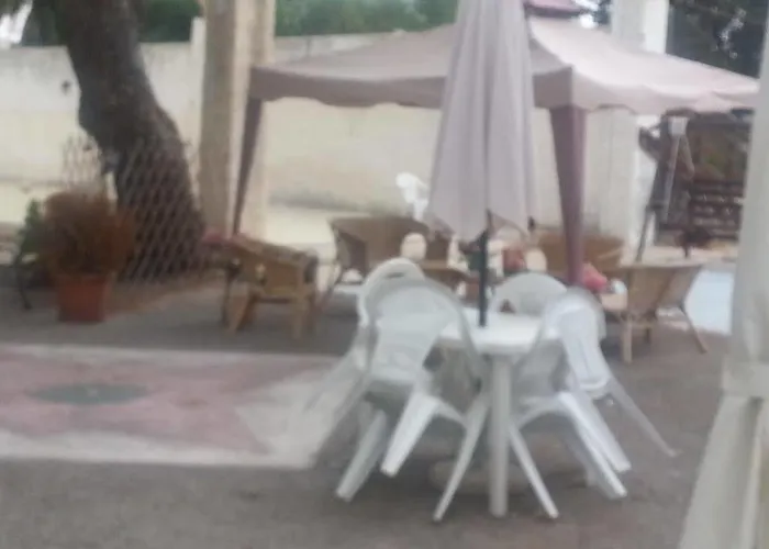 Pia לינה וארוחת בוקר 4*